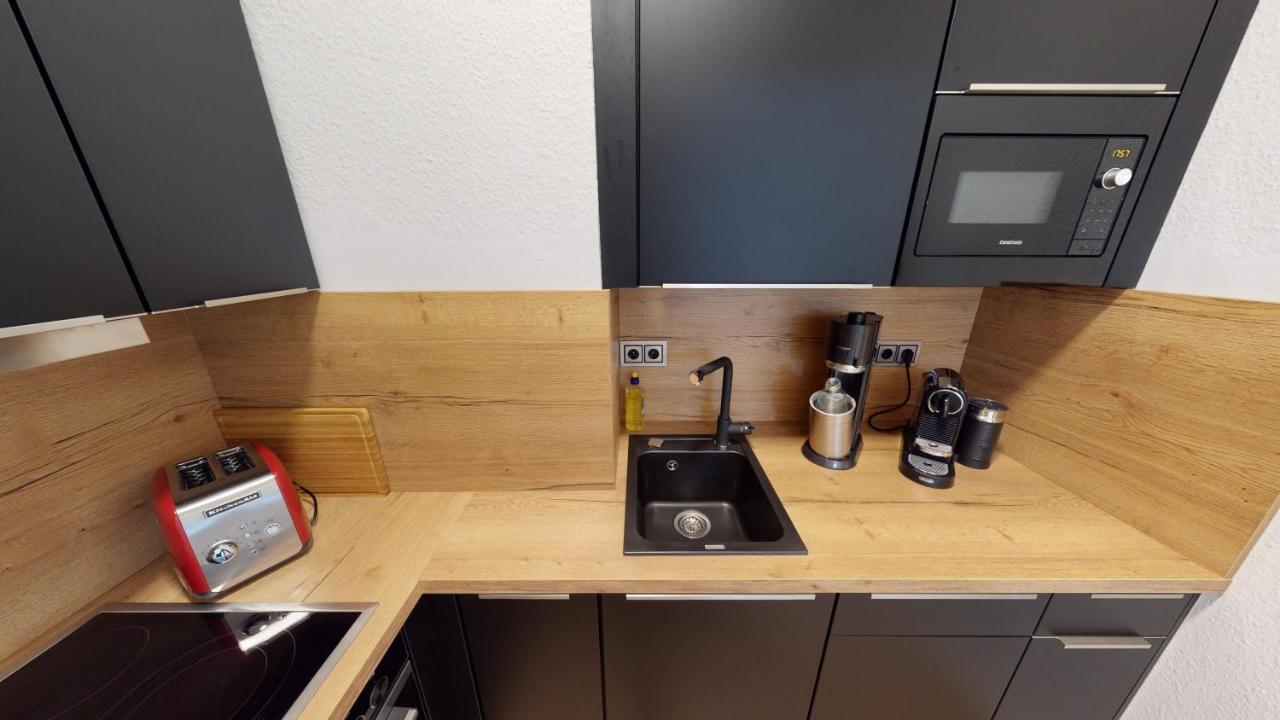 Sweethome - Zentral - Kueche & Parkplatz, Wifi Halle  Bagian luar foto