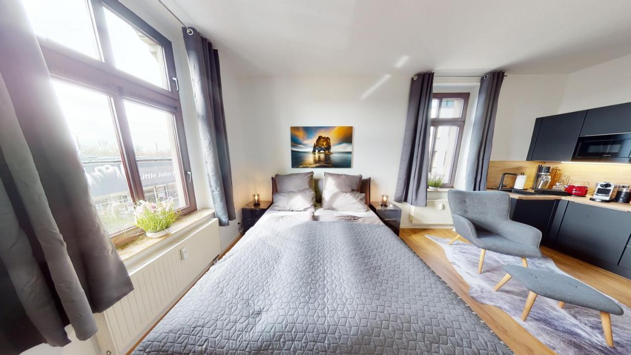 Sweethome - Zentral - Kueche & Parkplatz, Wifi Halle  Bagian luar foto