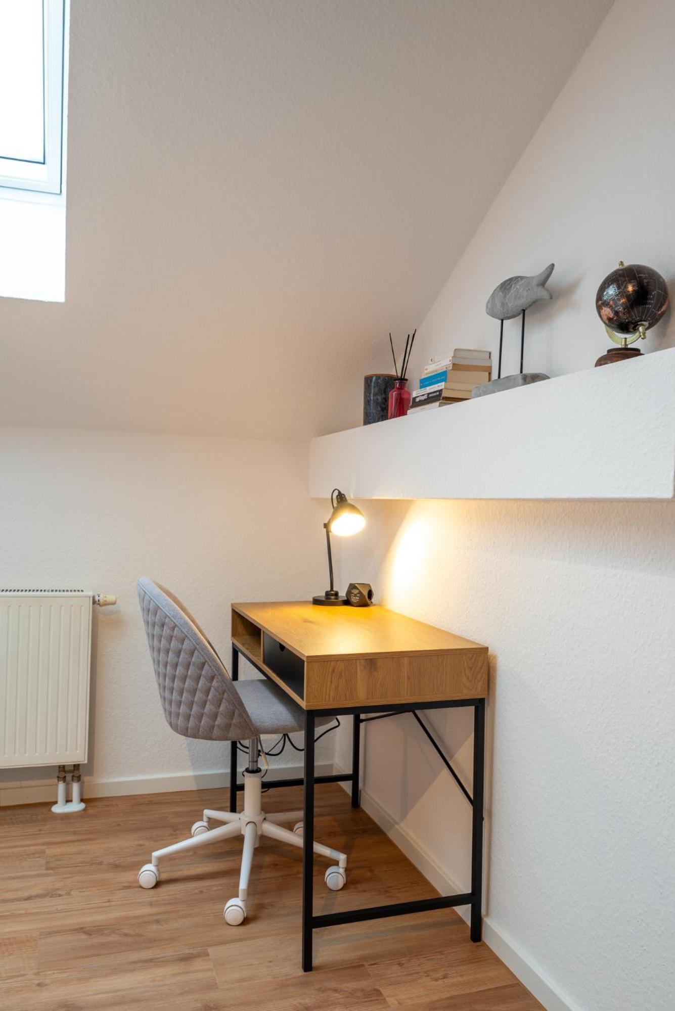 Sweethome - Zentral - Kueche & Parkplatz, Wifi Halle  Bagian luar foto