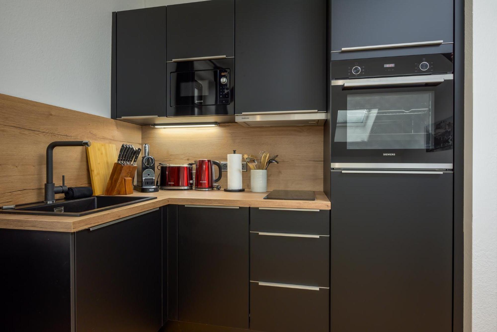 Sweethome - Zentral - Kueche & Parkplatz, Wifi Halle  Bagian luar foto