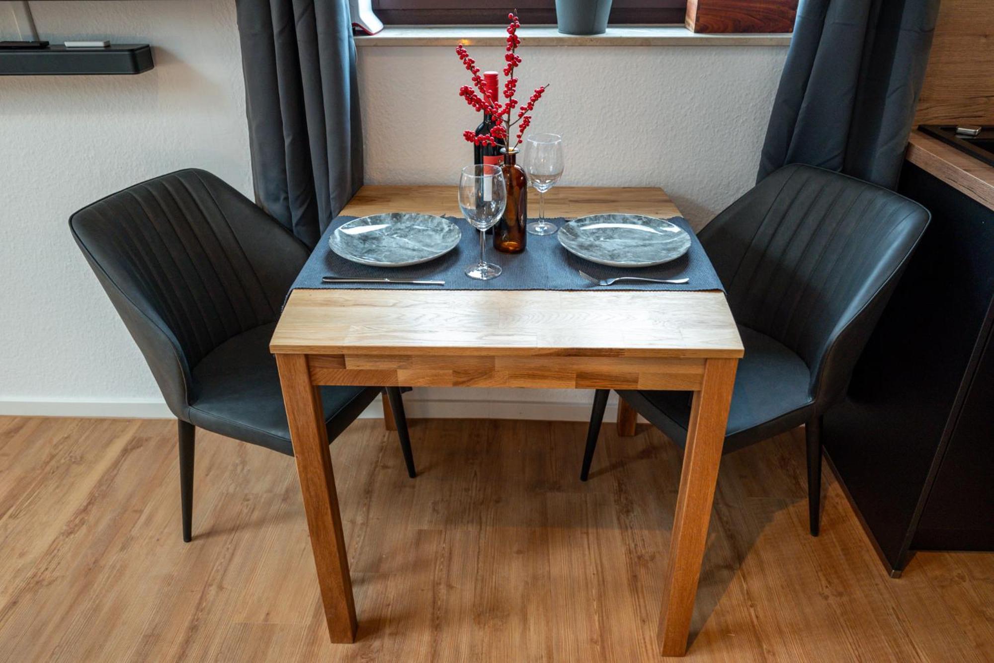 Sweethome - Zentral - Kueche & Parkplatz, Wifi Halle  Bagian luar foto