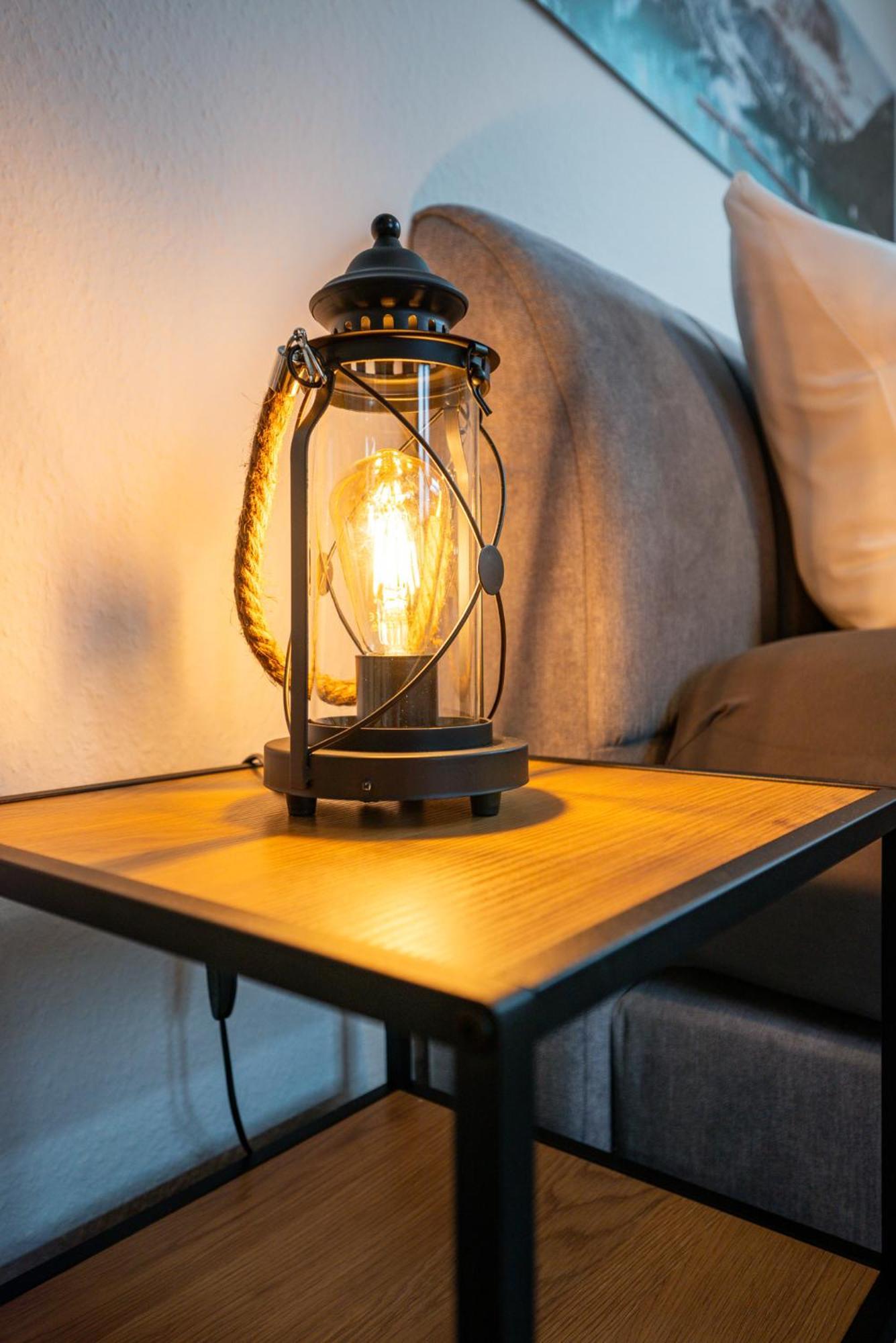 Sweethome - Zentral - Kueche & Parkplatz, Wifi Halle  Bagian luar foto