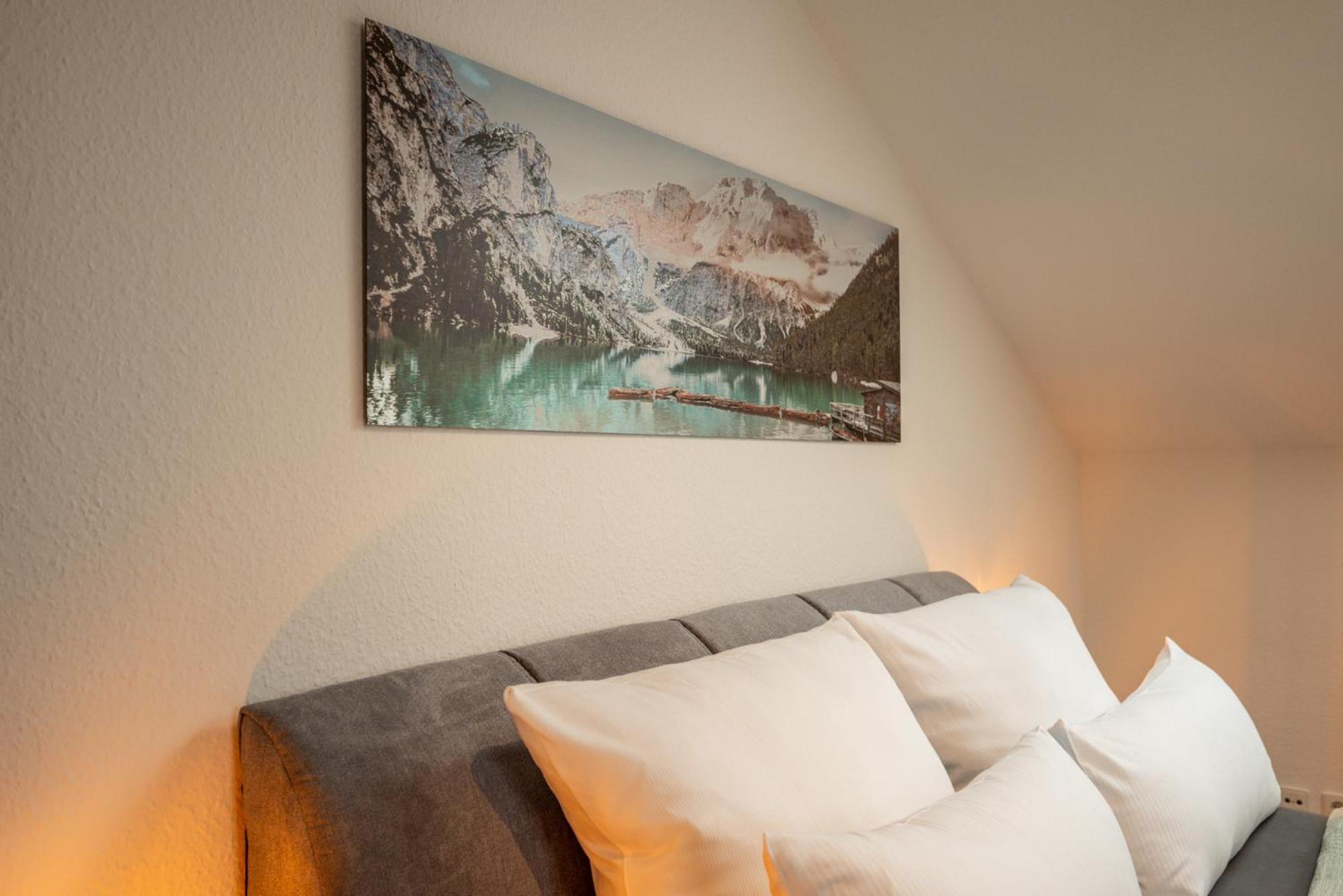 Sweethome - Zentral - Kueche & Parkplatz, Wifi Halle  Bagian luar foto