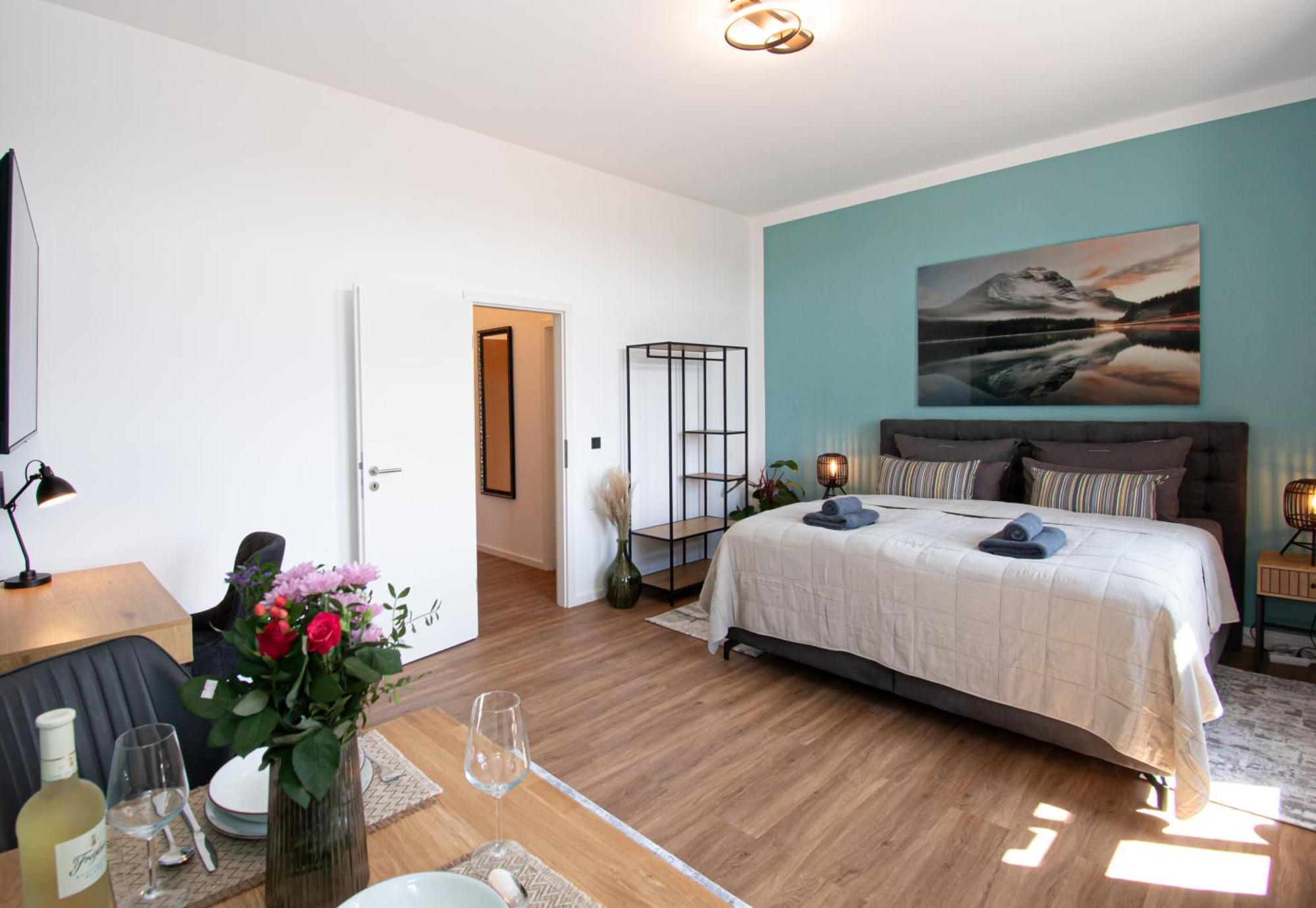 Sweethome - Zentral - Kueche & Parkplatz, Wifi Halle  Bagian luar foto