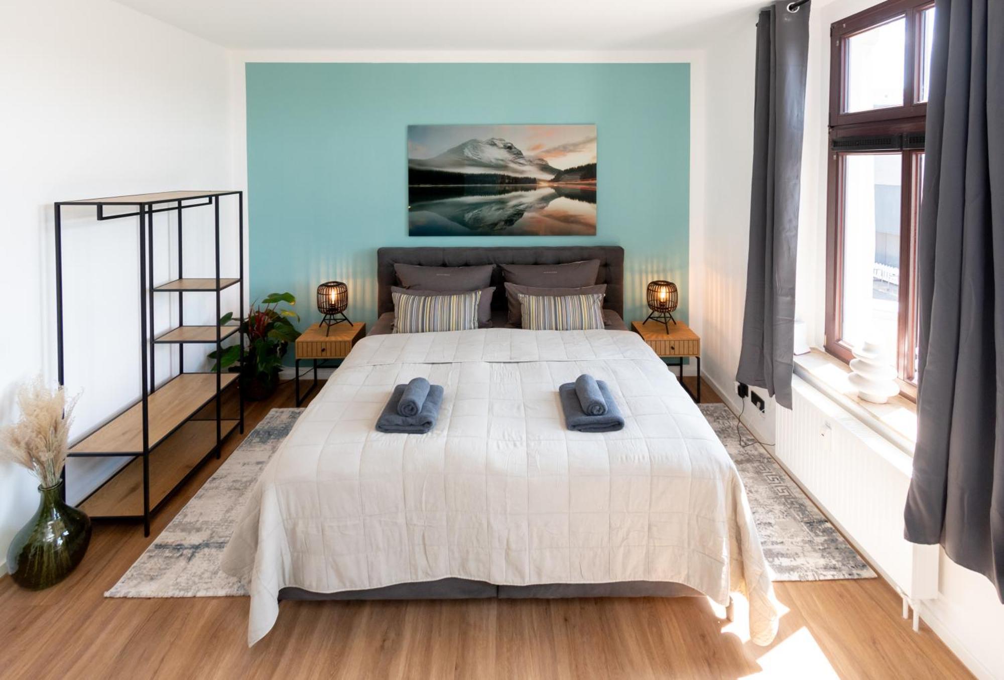 Sweethome - Zentral - Kueche & Parkplatz, Wifi Halle  Bagian luar foto