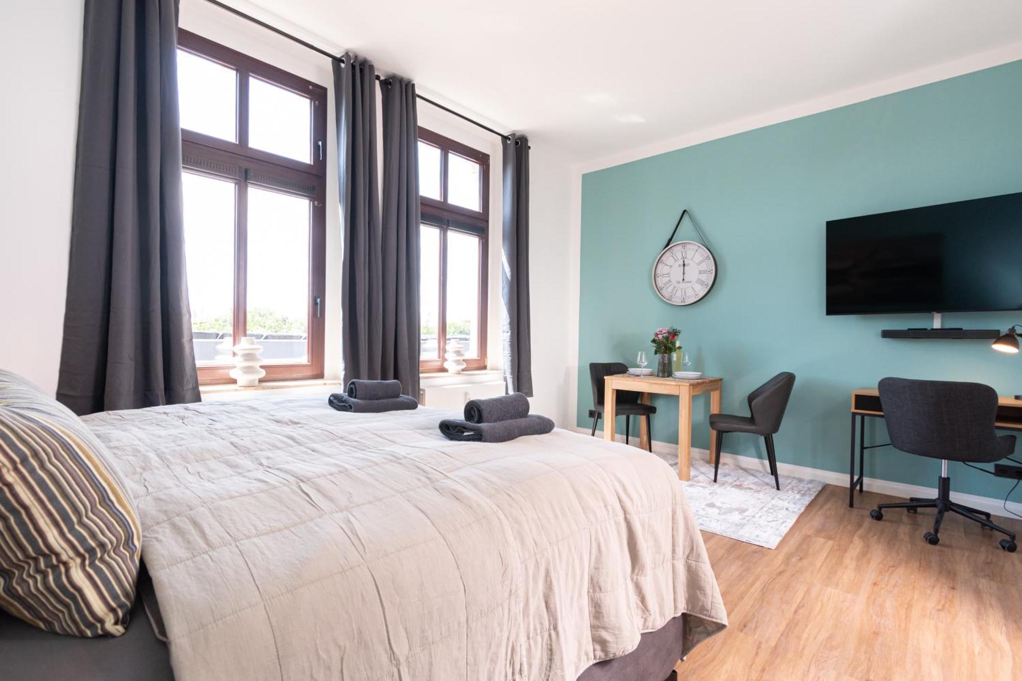 Sweethome - Zentral - Kueche & Parkplatz, Wifi Halle  Bagian luar foto