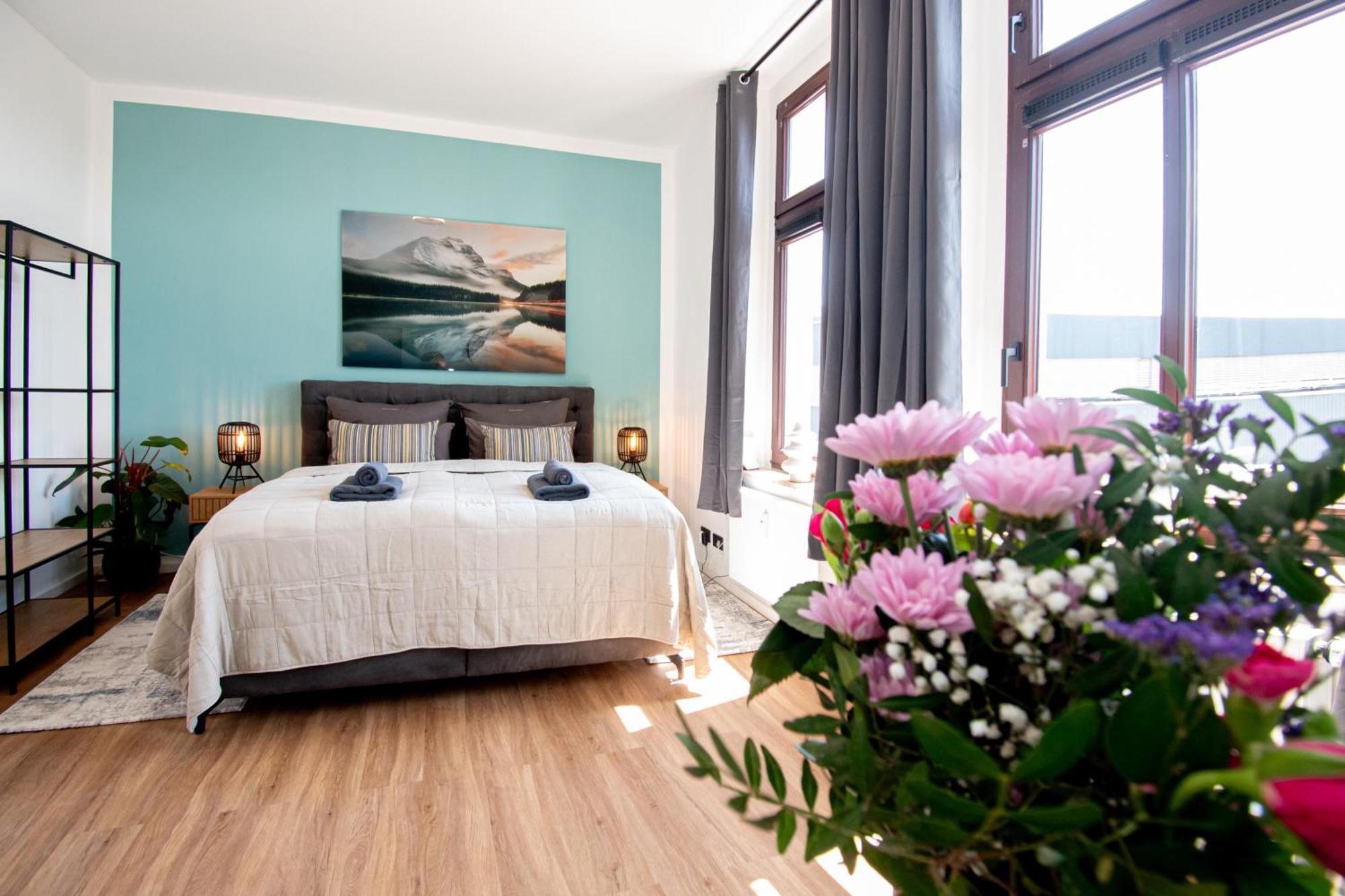 Sweethome - Zentral - Kueche & Parkplatz, Wifi Halle  Bagian luar foto