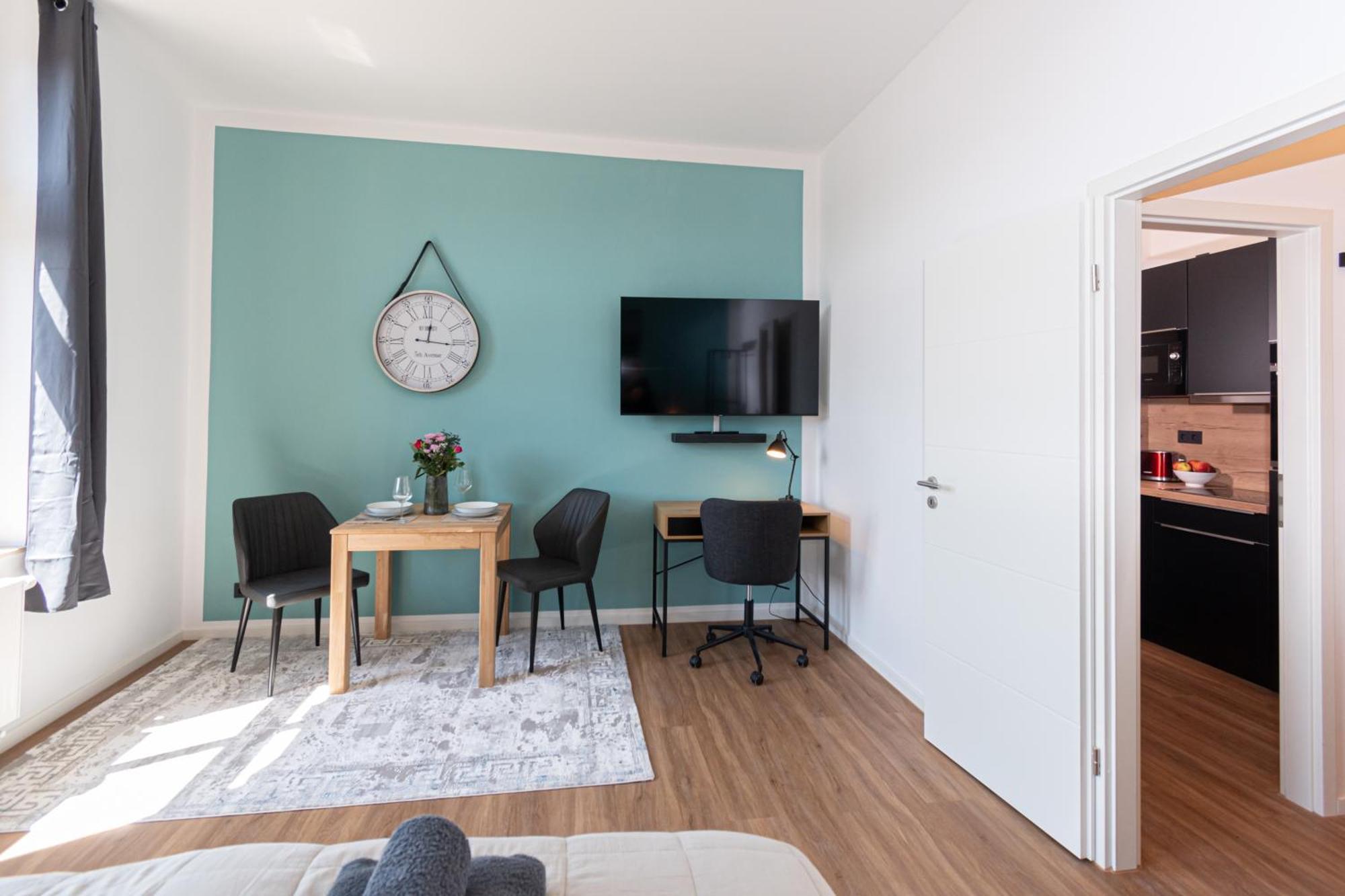 Sweethome - Zentral - Kueche & Parkplatz, Wifi Halle  Bagian luar foto
