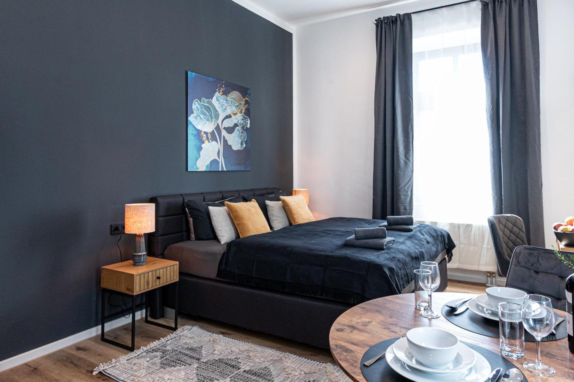 Sweethome - Zentral - Kueche & Parkplatz, Wifi Halle  Bagian luar foto